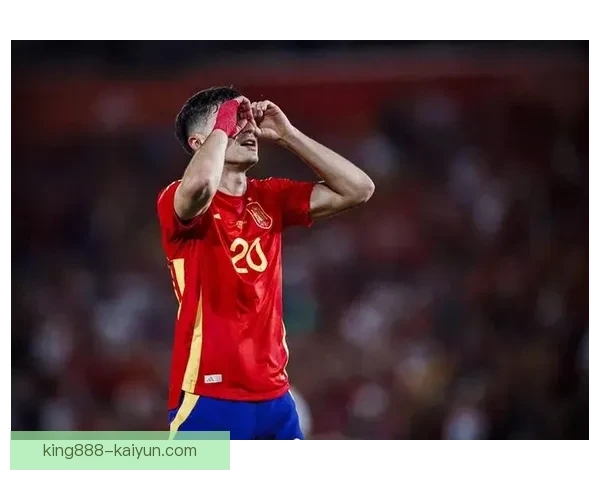 西班牙佩德里持续提升中场组织能力备受关注