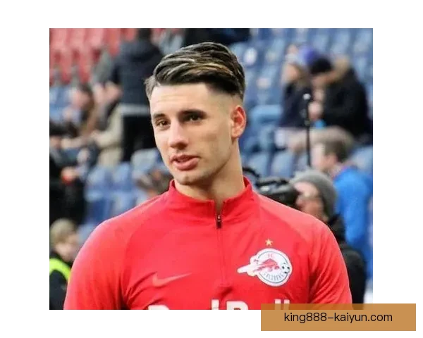 索博斯洛伊远射表现稳健，近期集锦展现进攻威胁